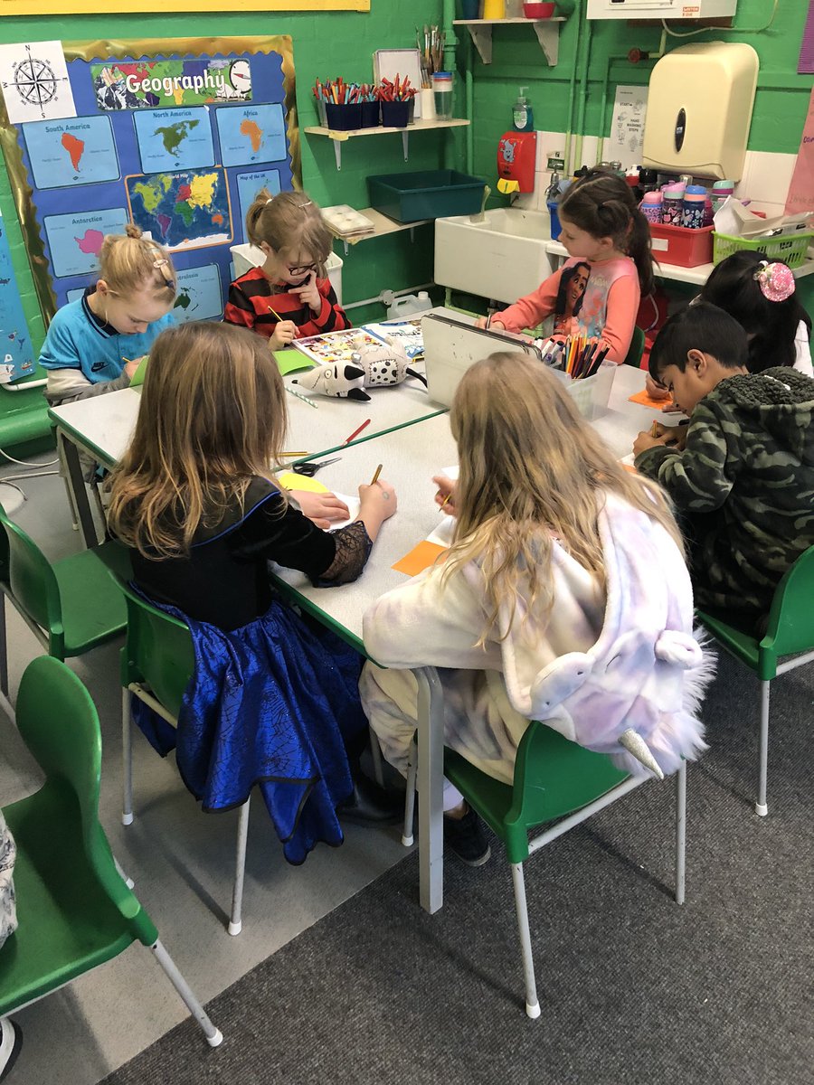 cheamparkfarm's tweet photo. Year 2 have enjoyed World Book Day today. @WorldBookDayUK https://t.co/U01sf5ZAIb