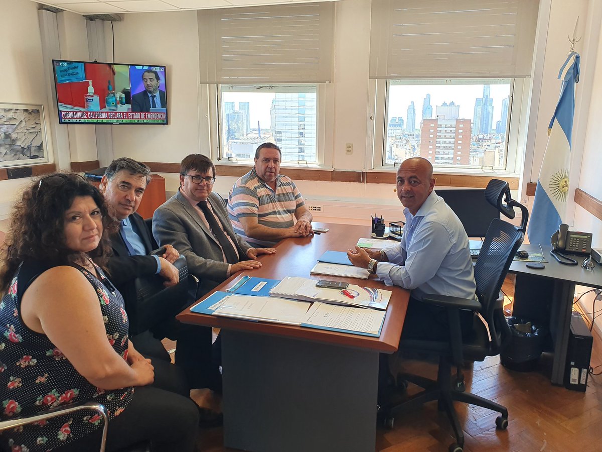 gastonlassalle's tweet photo. En el @MDSNacion, recibí al Presidente Comunal de Cepeda, José Giusepponi; y al Presidente Comunal de Albarellos, Marcelo Papponi, acompañado de su esposa y el Coordinador Luis Lupa, todos de localidades de nuestra querida provincia de Santa Fé. https://t.co/hORs5OBbDn