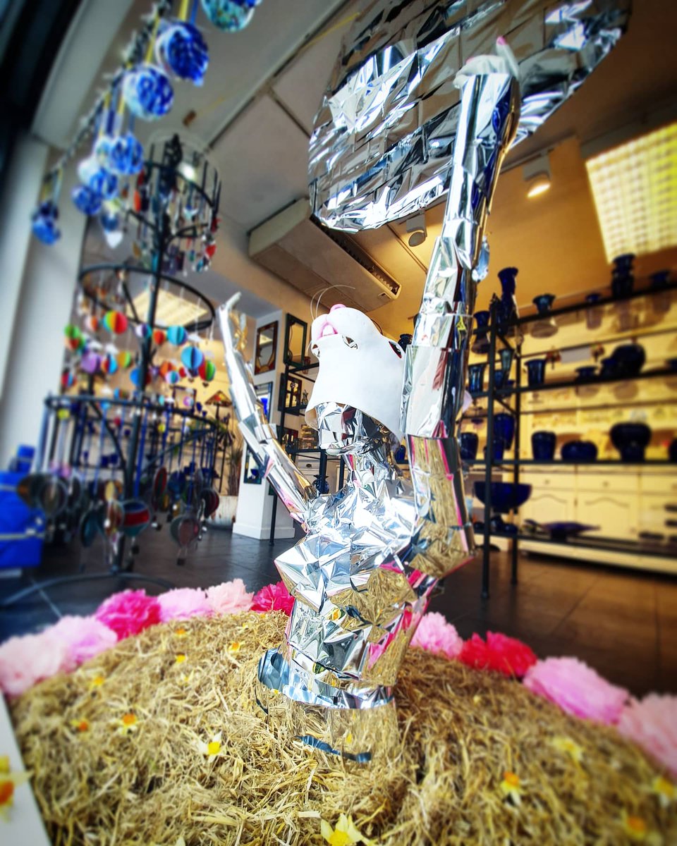 BristolGlass's tweet photo. Our interpretation of Easter is appearing in the window. ๐ฅ
Born from Ben, our wonderful VM's mind..we think it will keep evolving in the coming weeks..
๐ฝ๐ธ๐ฝ๐ผ
#alieneaster #watchthisspace #theegghaslanded #takemetoyouregg https://t.co/7fQN80FlqI