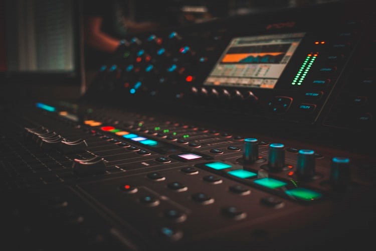 Are you dreaming of a career in the performing arts? We're holding a series of music, spoken word or theatre workshops on navigating the arts industry. Each session will include a Q&amp;A about the industry,practical sessions, and more.

Find out more here: bit.ly/3cAJ0uz