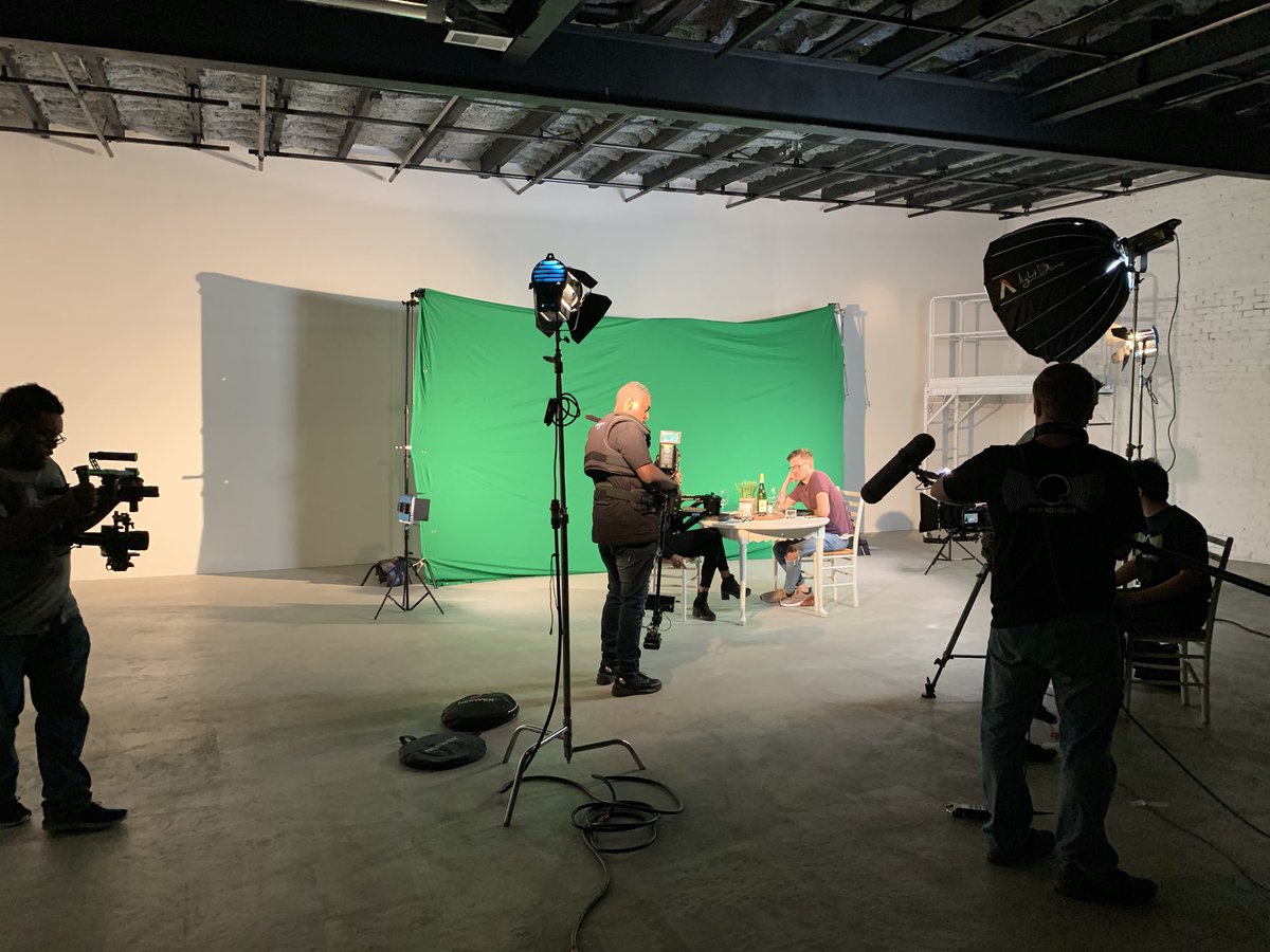 🎬 ACTION: tweet media