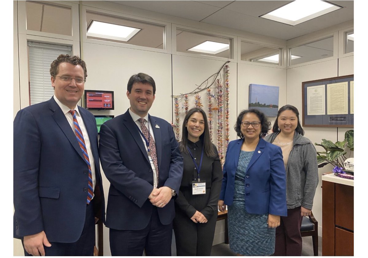 Katipunerx's tweet photo. A fantastic time in @maziehirono office this morning to discuss the importance of cultural and educational exchanges! Happy to partner with @CulturalVistas and @AllianceExchnge to share how #ExchangesImpact communities around the world. https://t.co/qtntUoWTrT