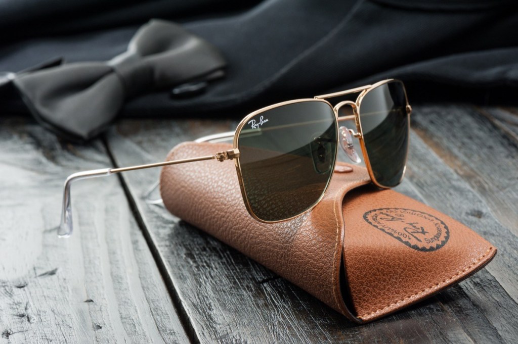 InnocentArmor's tweet photo. Did you know: General John MacCready wanted glasses for his pilots that would block the rays of the sun and reduce their nausea and headaches, and the company Ray-Ban was formed. You know what looks good with some Ray Bans?  One of our leather, bullet-resistant jackets. https://t.co/xa4oWP7alf