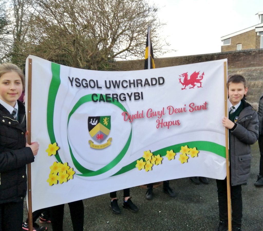 cymraegcaergybi's tweet photo. Llongyfarchiadau mawr i bawb yn ardal #Caergybi wedi dathliadau Gŵyl Dewi heddiw.

Diolch hefyd i'r disgyblion am fod yn rhan o'r dathliadau. @Y_U_Caergybi

#Cymru #Cymraeg #DewiSant https://t.co/ORvg8MNPN1