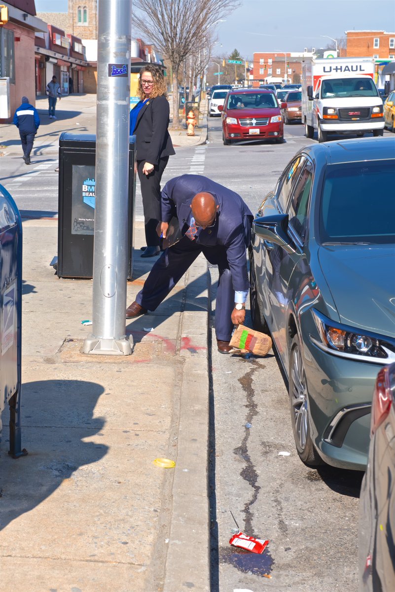 mayorbcyoung's tweet photo. On Monday, we launched the last component of my #CleanItUp! Campaign, the Gateways Initiative. We used data analysis to identify 19 gateways with the highest utilization and cleanliness challenges.
#mybmore #buildingbaltimore https://t.co/v6XNE1mOp4