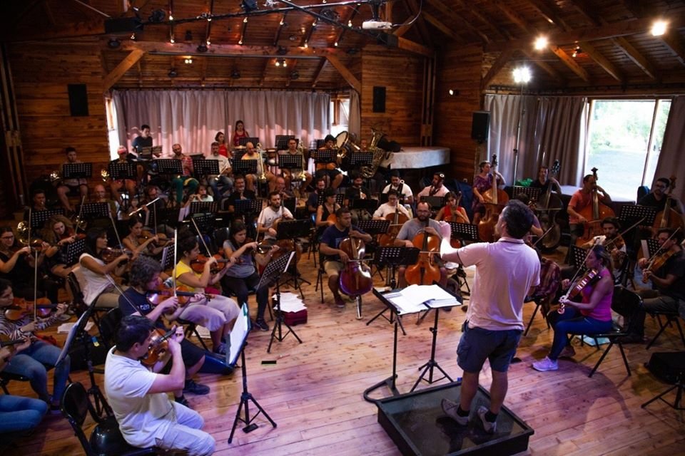 arielavalosrn's tweet photo. La Filarmónica de Río Negro 🎻

Ajustando los últimos detalles para esta noche en #Bariloche 🎻 ¡¡Con entradas agotadas!! 

Lo recaudado será donado al Hospital "Dr. Ramón Carrillo".

• HOY Camping Musical, a las 20 • https://t.co/5Pk2Jlb0jO