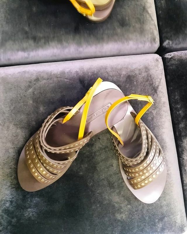lastandfound's tweet photo. #lastandfoundshop #outletboutique #nannimilano #love #instagood #follow #me #followme #photooftheday #picoftheday #instadaily #igers #beautiful #fashion #fashionblogger #fashionbuyer #fashionblog #instafashion #clothes #moda #style #instagood #musthave #lastandfound #boutiqu… https://t.co/JnDYl78DvE