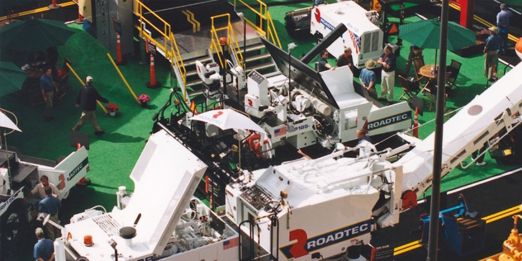 Roadtec's tweet photo. #TBT to ConExpo 2 decades ago! In 5 days come see what's new in booth C30336. #Roadtec #DedicatedToYourSuccess #Conexpo https://t.co/KFeJWiDChi