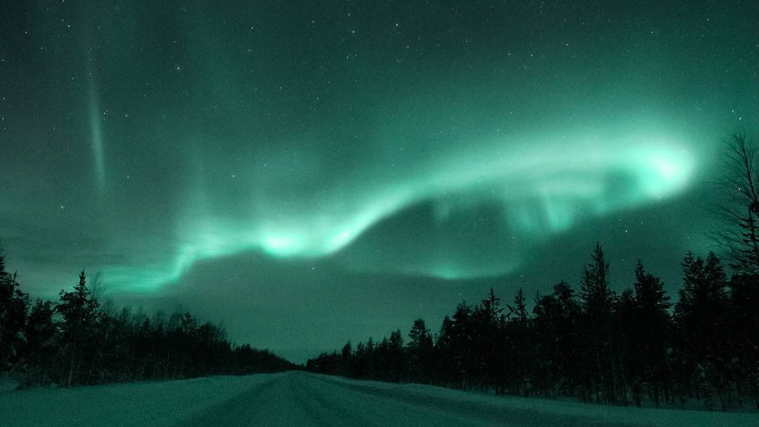 DiscoverFinland's tweet photo. March is an excellent time for seeing the Northern Lights in Finland: https://t.co/9racV66OIH Photos shared on Instagram by @jarkkoforsberg, @makerantala, @mikkilatero, and @timoksanen added to our Revontulet gallery: https://t.co/7cIvxKeDwc https://t.co/TOfYzqvKCm