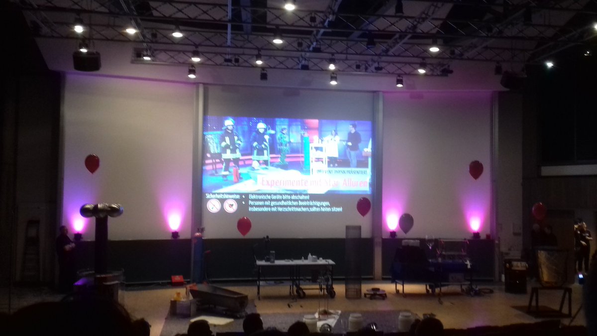Jetzt geht es los: Event Physik Show #DHd2020
