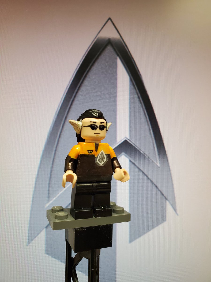 Petfalcon1's tweet photo. @startrekcbs @StarTrek #StarTrek #startrekpicard #picard #starfleet #starfleetintelligence #commodoreoh #vulcan Commodore Oh, Starfleet Intelligence, is watching you. https://t.co/wQQoc5M0Dk