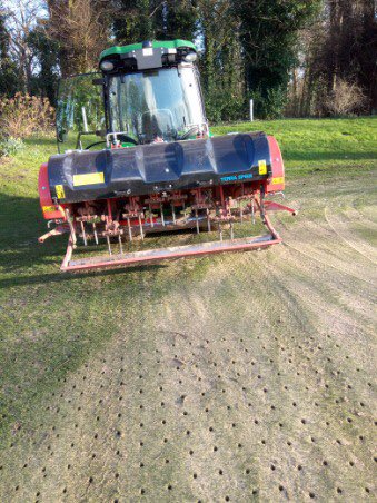 Dchapmangolf's tweet photo. Great team work this week @EasthamLodgeGC intensive maintenance.
Many thanks to @sandjsports Great Service and support. Call Stuart on 07839 295639 https://t.co/HQZWnxj2id