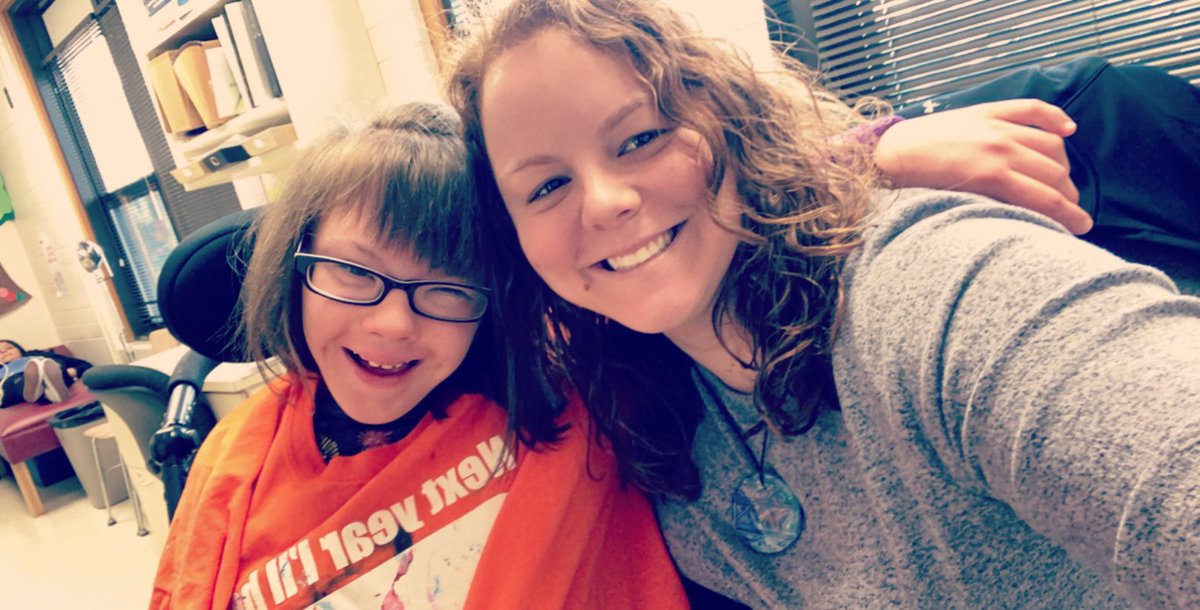 Nothing better than a student surprising you with a special handmade piece of jewelry from art class 😍 I love it! New favorite necklace! Thanks girlie ☺️