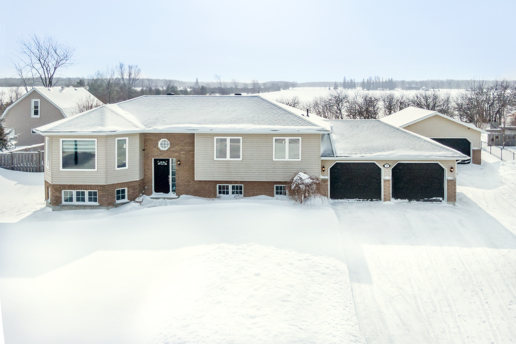 FarisTeam's tweet photo. HOME FOR SALE - Spacious Family Home on Over Half an Acre - 5 Marl Creek Drive, Phelpston #FarisTeam #NewListing #ForSale #Springwater #Phelpston
https://t.co/EZjyOjc1ts https://t.co/A4MoSVhYay