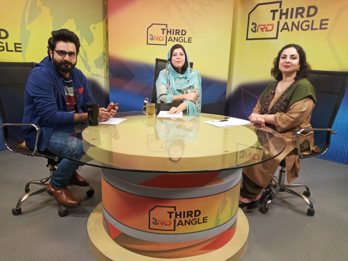 Palwasha_Abbas's tweet photo. Today at Khyber news in programme #ThirdAngle in a discussion on youth roles in politics, it was a pleasure as usual, thanks to zaki bhai and Salma bibi for the opportunity. https://t.co/m1n7sEK6CW