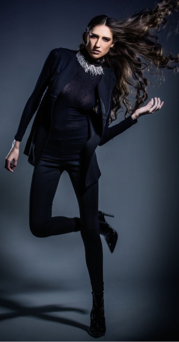 Pose - Un taller intensivo de Fotografía para actualizar tu portfolio y perfeccionar tus poses ante la cámara para que impactes en todos tus shootings - Comenzando el 7 de marzo de 2:00pm a 4:00pm en Guaynabo. Separa tu espacio llamando al 787-792-1040 - mailchi.mp/desireelowry.c…