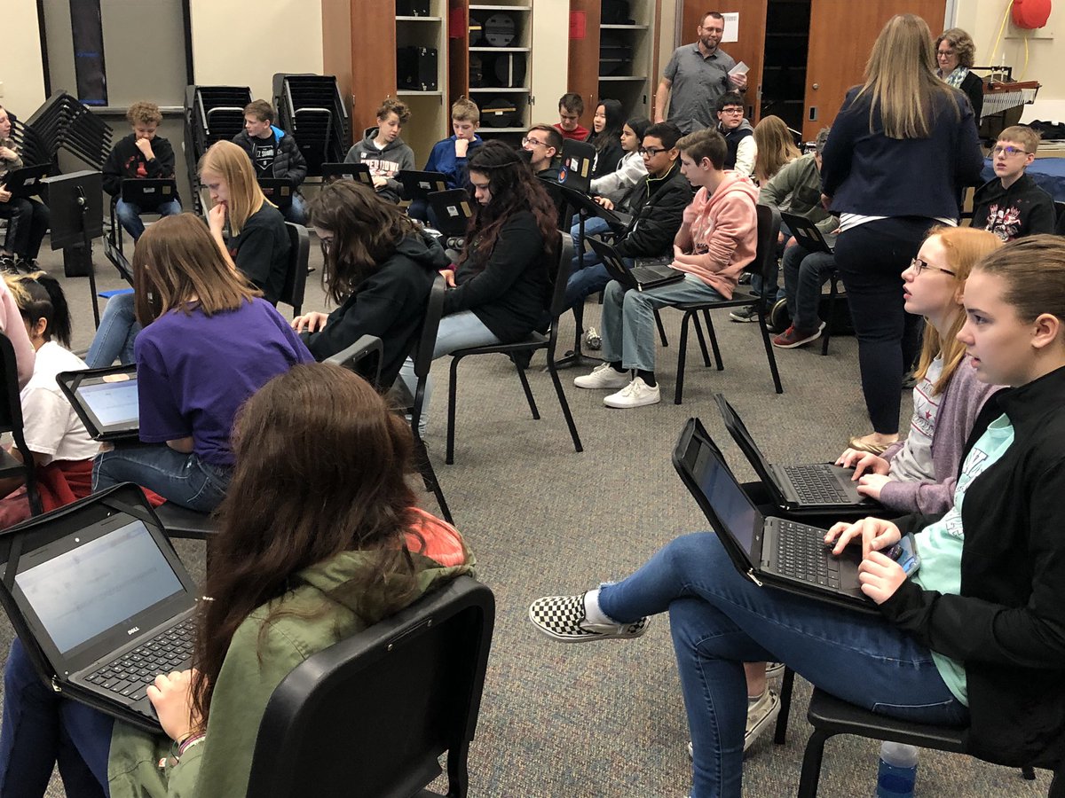 PrincipalPaulC's tweet photo. Yes, innovation can happen in all classes. Including band!@RichlandSD400 @jennifermappel @hwingert_teach https://t.co/DkfMIYam6o