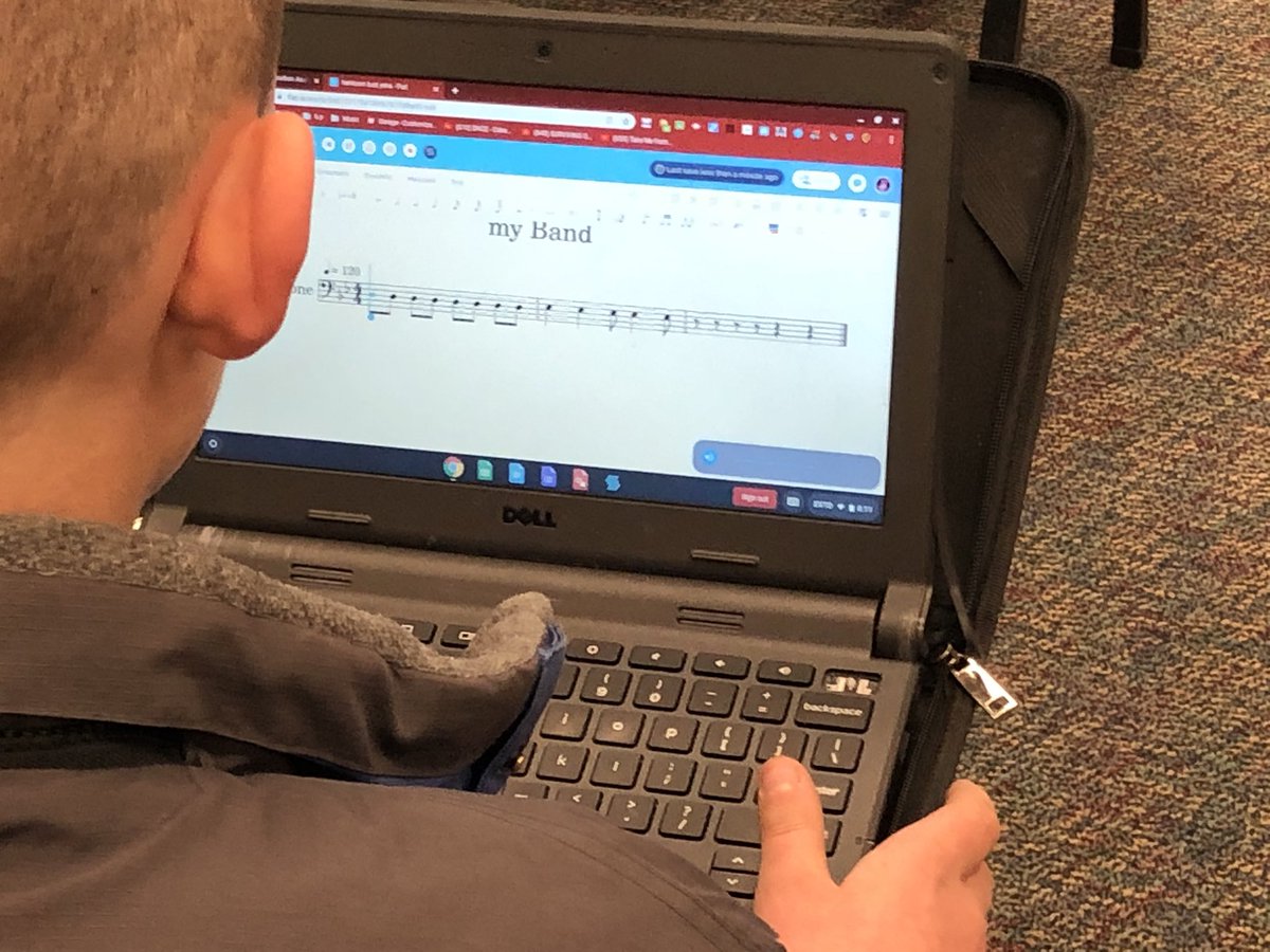 PrincipalPaulC's tweet photo. Yes, innovation can happen in all classes. Including band!@RichlandSD400 @jennifermappel @hwingert_teach https://t.co/DkfMIYam6o