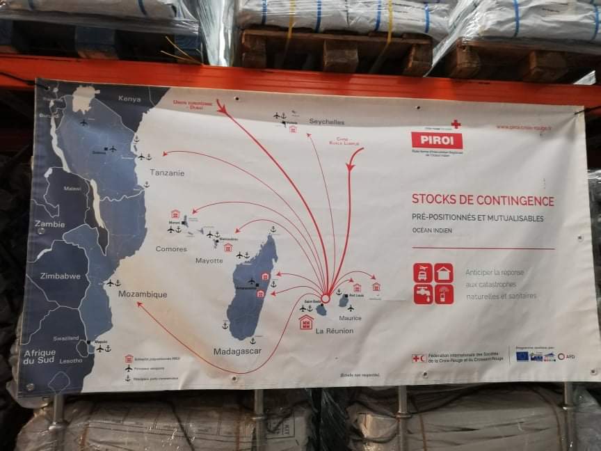 Aujourd'hui <a href="/AFD_France/">Agence Française de #Développement (AFD) 🇫🇷 🇪🇺</a> avec la <a href="/CroixRouge/">Croix-Rouge fr</a>, visite à la @PIROI_FRC, un programme exemplaire pour la #resilience des populations de l'océan Indien face aux catastrophes naturelles #ClimateEmergency #indianoceanie