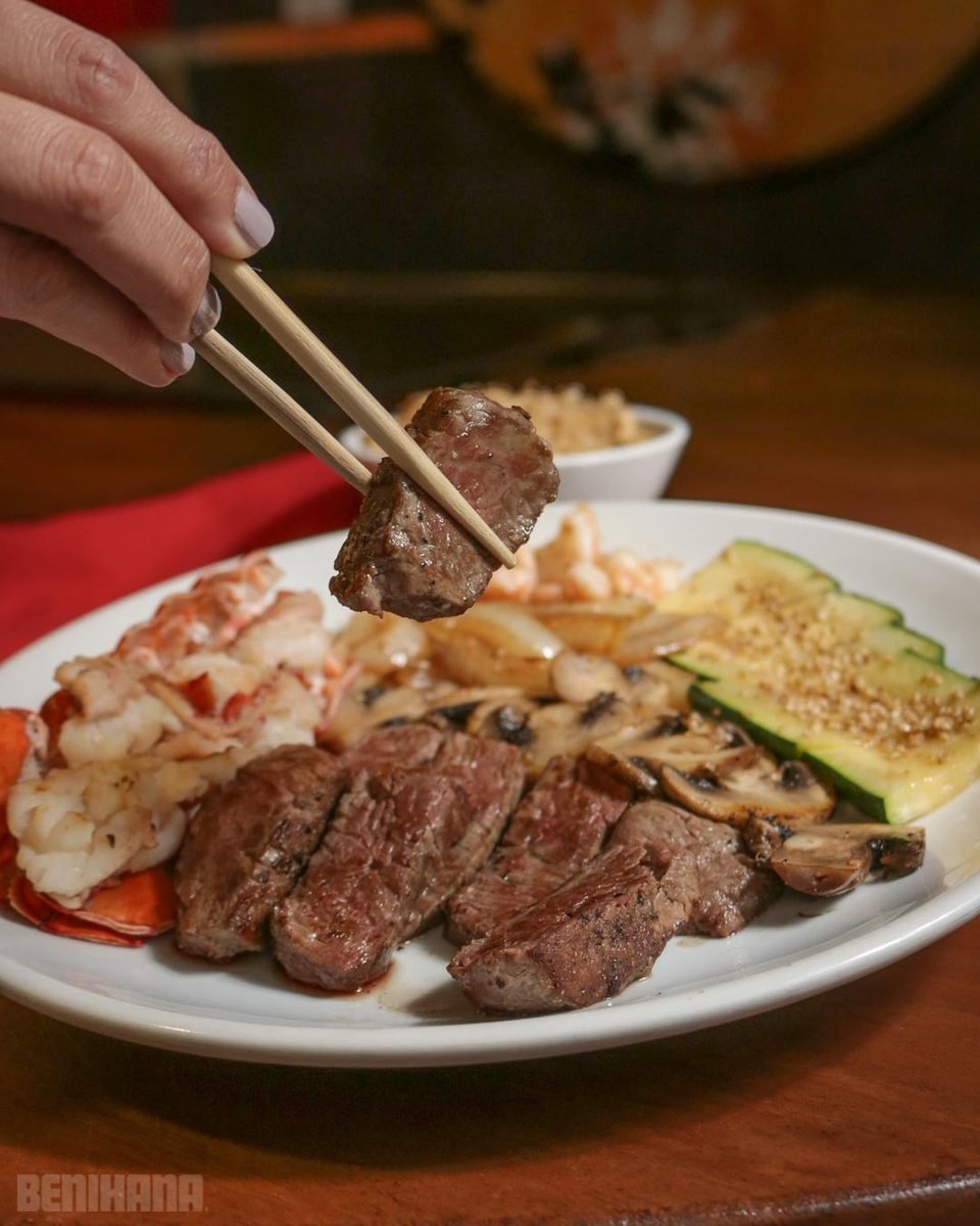 RIVAResidences's tweet photo. 🥢 AROUNDTOWN 🥢 Raise your chopsticks if you're in the mood for hibachi. 🙋  Book your reservation for unforgettable teppanyaki experience at @Behinana. Located just 8 minutes away from RIVA. 

Learn more: https://t.co/Kd93lpjipD https://t.co/oIirja1zGU
