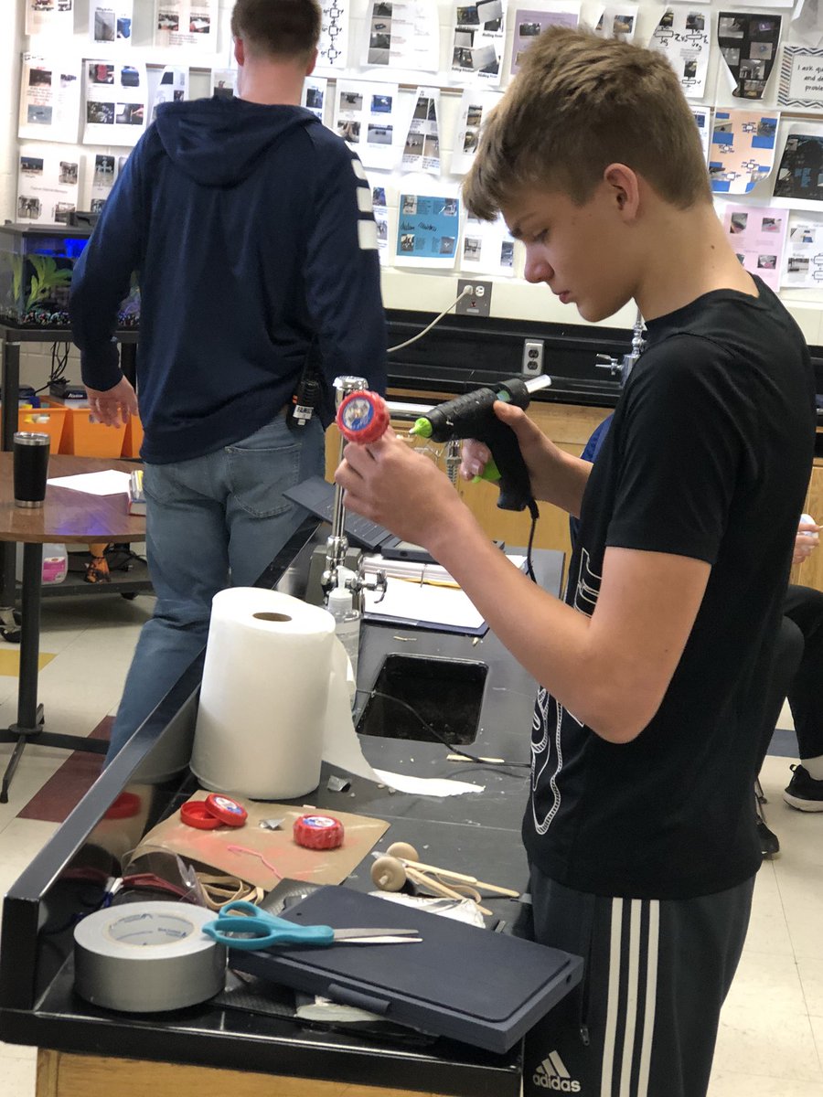 MrsMLombardo's tweet photo. @BeachMiddle Ss learning about forces and motion via vehicle design and testing #CSDcriticalthinking #designthinking #Engineering #STEMeducation https://t.co/QUdzJD9amM