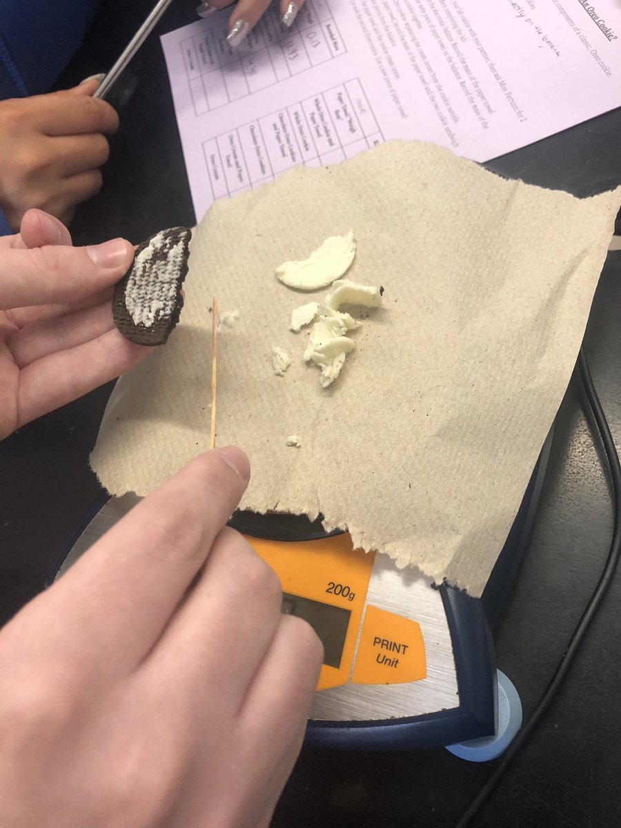 TweetingPureAu's tweet photo. Students are completing Part 1 of their #PercentComposition lab today! Soon they will make their claim on the question: “Are @nabisco “Double Stuf” Oreos REALLY double stuffed? 🤨” #WIHSProud https://t.co/gAEXbWs0rL