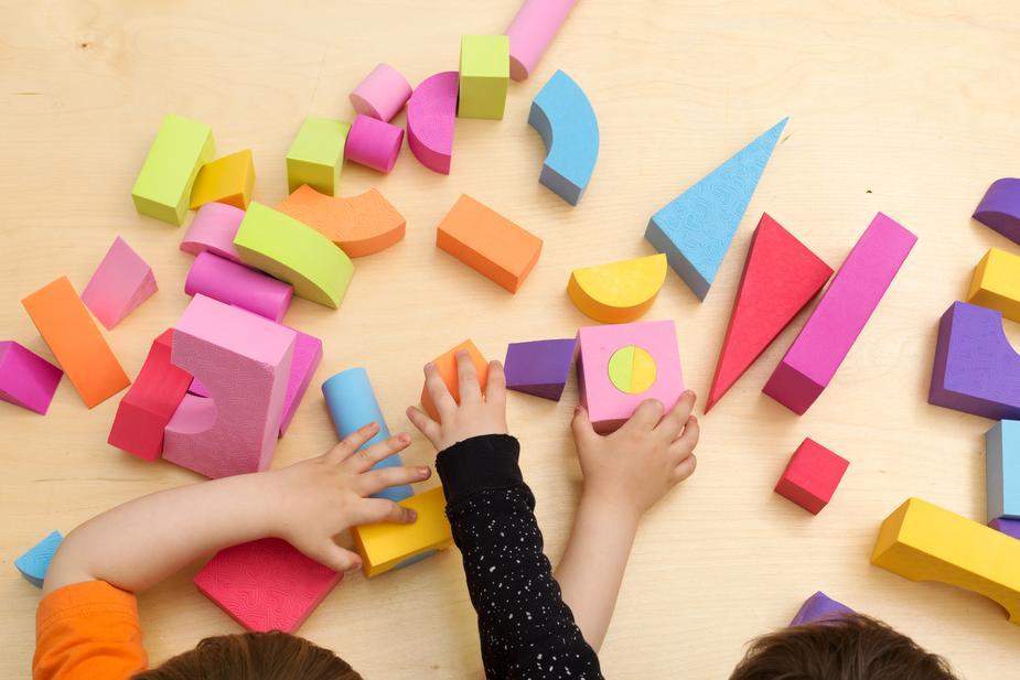Thilini87's tweet photo. Pros And Cons Of Daycare Centers For Your Little One? https://t.co/WyhOPMrbT0 https://t.co/xagzasYfzU