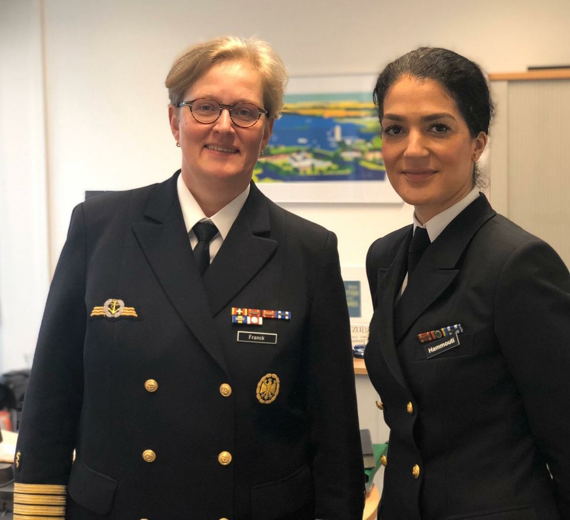 NariR5's tweet photo. Als Vorsitzende von @dtschrsldt durfte ich heute die neue Leiterin @wiebkefrank des Stabselements #Chancengerechtigkeit #Vielfalt und #Inklusion im @BMVg_Bundeswehr in #Bonn kennenlernen. Ich freue mich auf die Zusammenarbeit. #WirSindMarine passt hier perfekt. https://t.co/Rj5oKTC5zJ