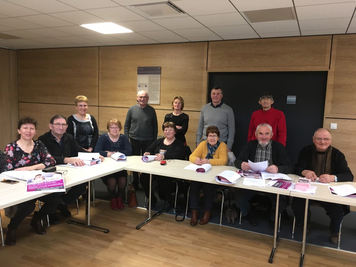 msa_pdb's tweet photo. [Conférence]
Les #ElusMSA d' #Antrain sur les starting blocks 🚀🚀 
Fins prêts pour la conférence #vaccination organisée le 19 mars à 20h30 à #MaenRoch
En avant la promo !📢📢📢
#proximité 
#prevention #Sante https://t.co/t5oXZyDfUa