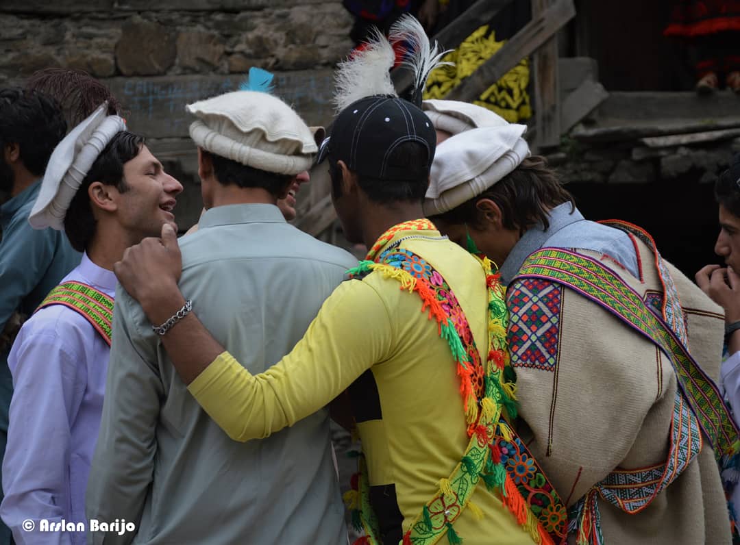 arslanbarijo's tweet photo. #Glimpse from #ChilamJoshi #Festival #KalashValley #Chitral #Pakistan #Travel  #TravelDiary #PhotoBlogger #TravelPakistan  #Traveller  #Storyteller #photography #discoverpakistan  #travellersofPakistan  #Pakistanisflying #PakistanIs #Explorationdreams #TravelbeautifulPakistan https://t.co/wKXA7GTExO