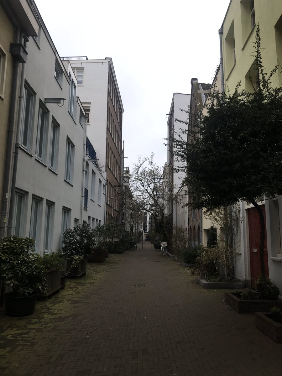 BACKINDABOOTH's tweet photo. where am i? https://t.co/Gg6OXBFzEE