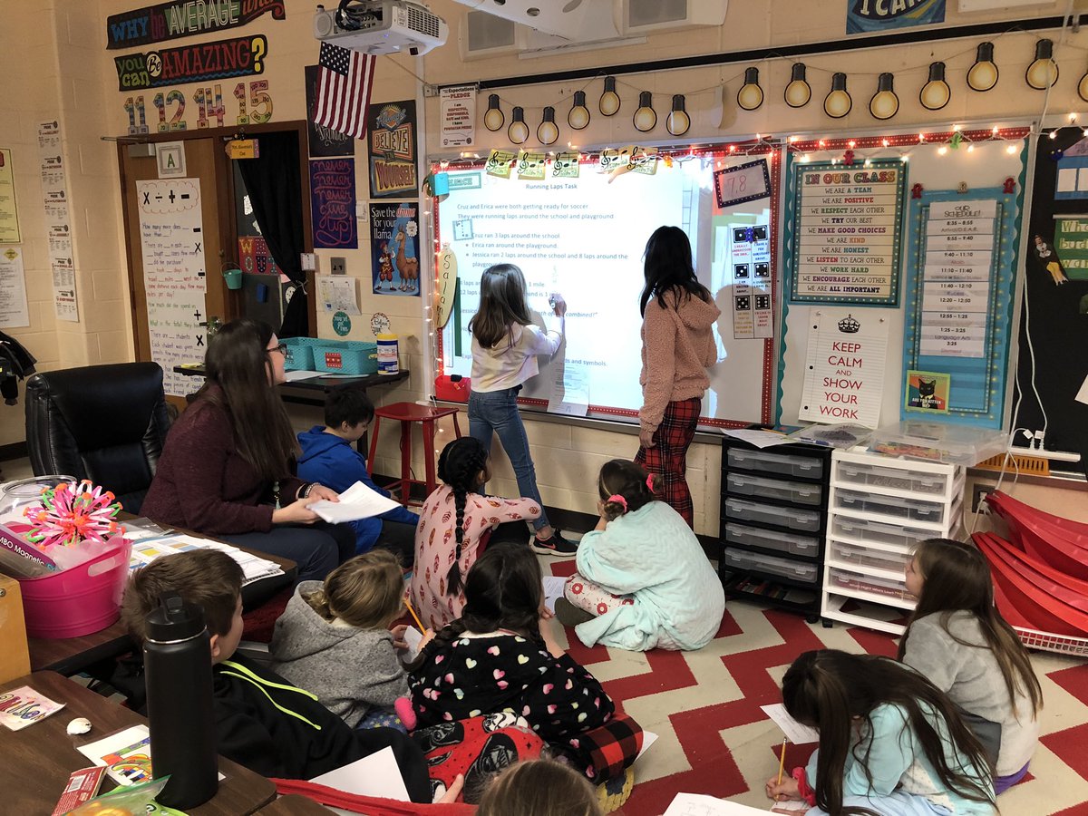 MathcoachRVA's tweet photo. Task and share in Mrs. Alexander’s math class. @PowElem #mathworkshop #taskandshare https://t.co/IOmsj48zSm
