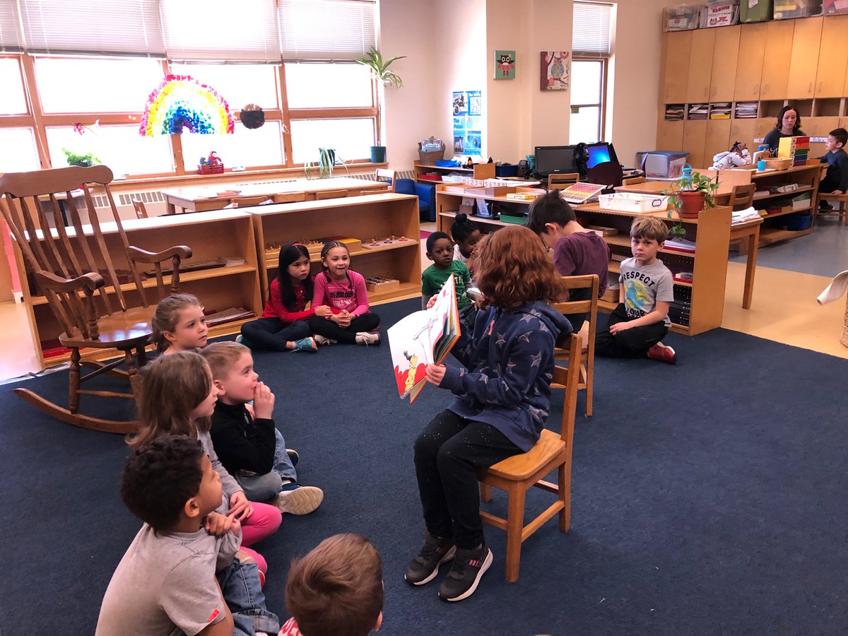 MMS_CSDA's tweet image. Students from Mrs. Higgins’ and Mrs. Baker’s class enjoyed listening to and learning from guest readers visiting from Ms. DelBene’s classroom.