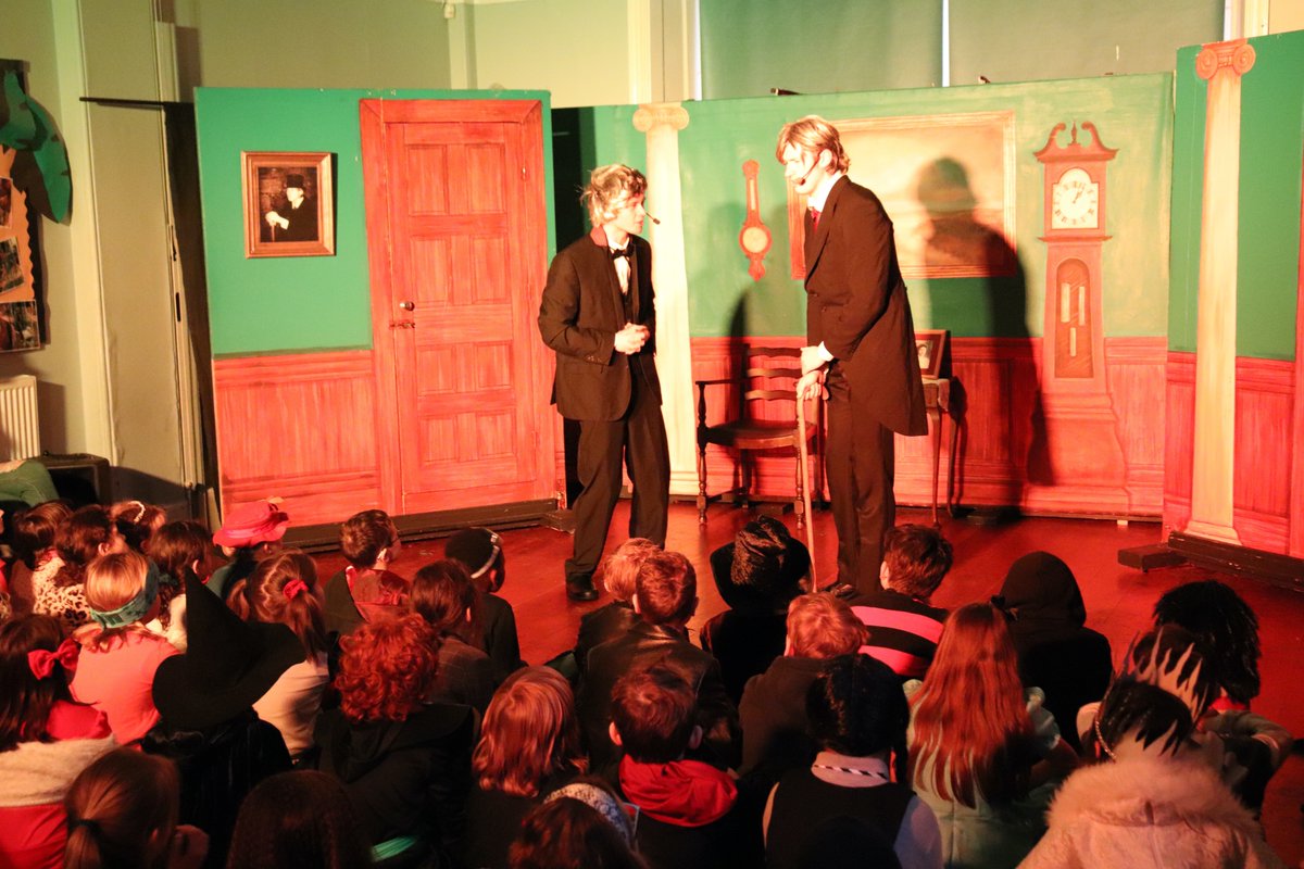 GriffinHouseSch's tweet photo. As a special #WorldBookDay treat, we had our very own professional performance of 'The Secret Garden'. #GHSBookWeek https://t.co/1T3ERUfihw