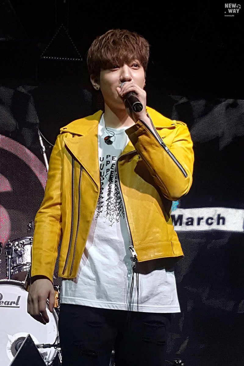 Day6_memory's tweet photo. EVERYDAY6 in March
#Day6_memory 

3년 전 오늘 #3_Years_Ago 

SHOW ME THE DAY6 직캠 
https://t.co/GwhwzLWW3v https://t.co/iqhRdfzFmk