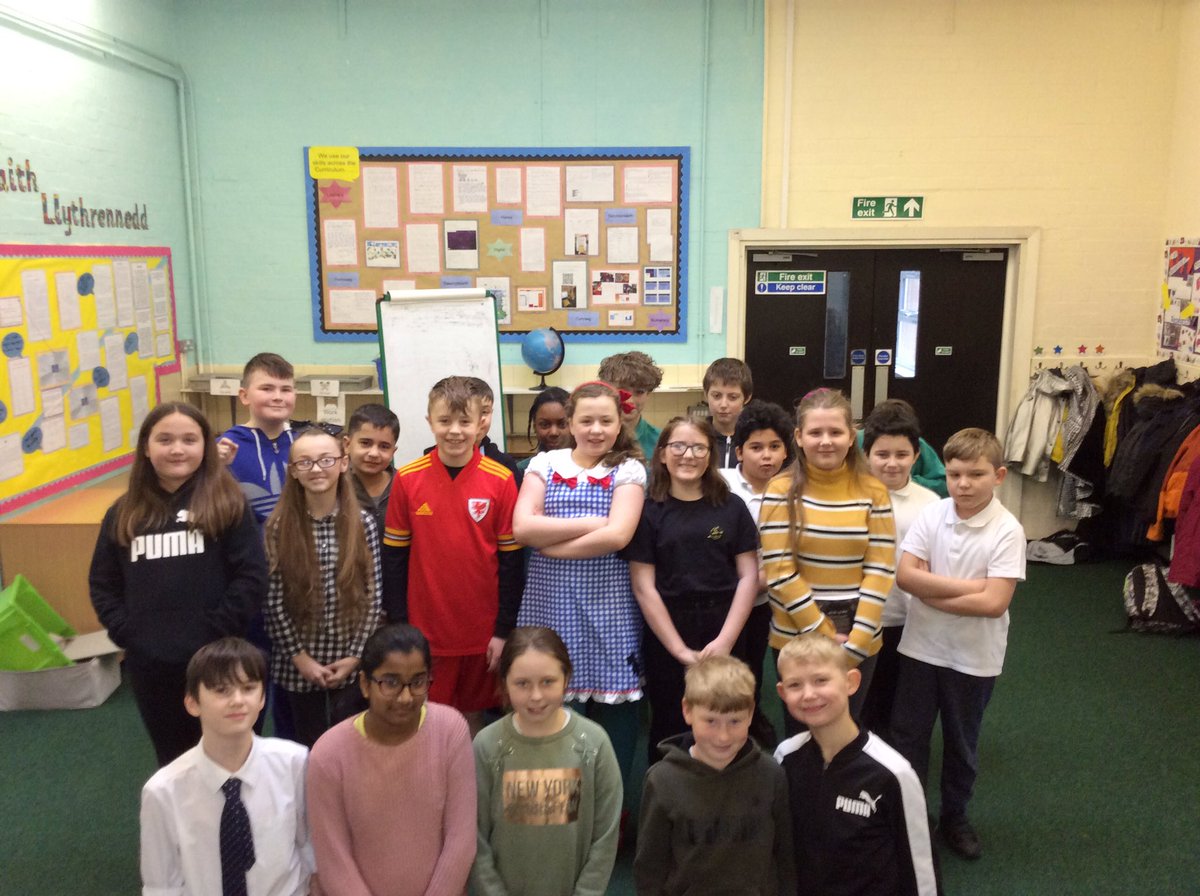 Springwood_Prm's tweet image. Happy World Book Day from Year 6! #springconwy #springlit