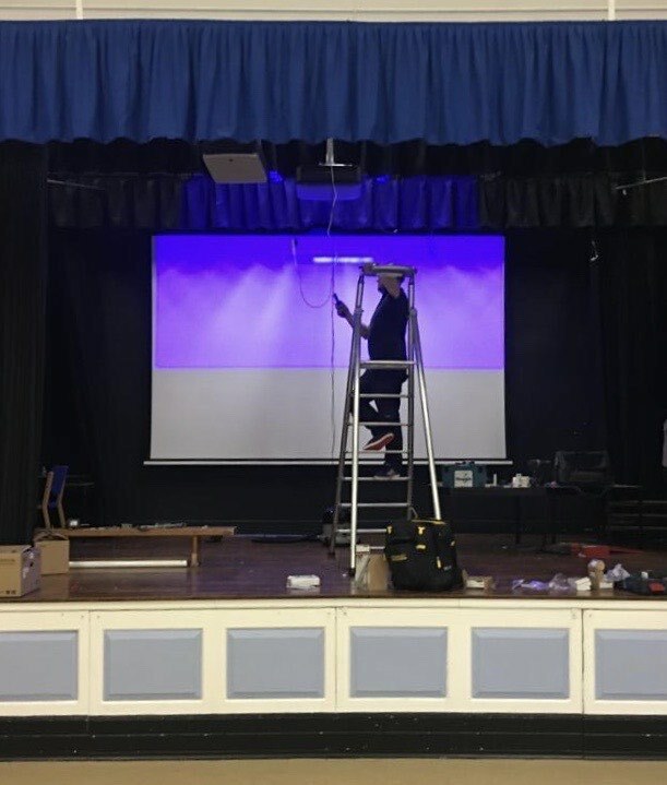 TechnicalVale's tweet photo. Putting up screen and projector at Sutton Coldfield Grammar School at half term  #AVsystems #projector #screen #schools #schoolholidays #westmidlands https://t.co/P07d27qufy https://t.co/NXxhO68kKu