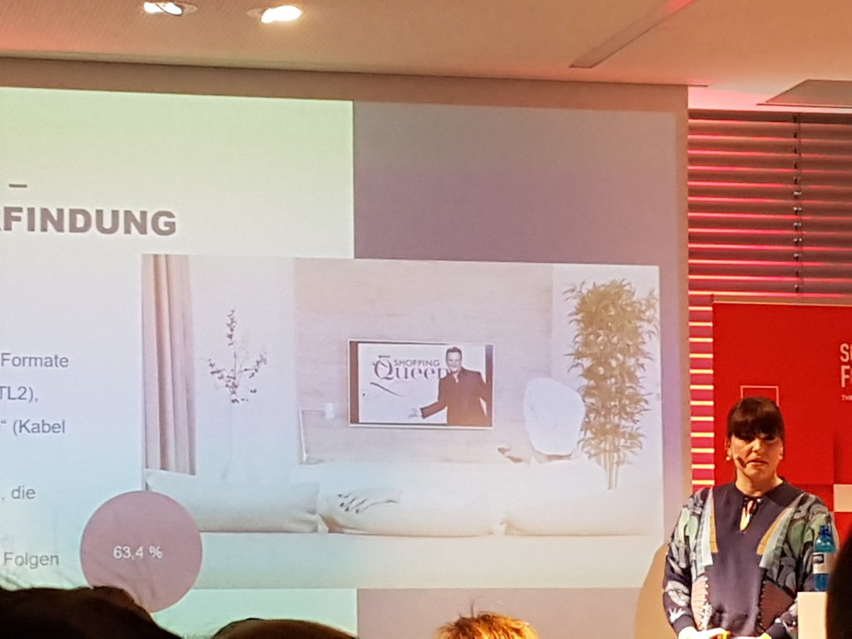 "Bingewatching ist eine lineare Erfindung", sagt AGF-Chefin Kerstin Niederauer-Kopf beim <a href="/ScreenforceDE/">Screenforce</a> Expertenforum