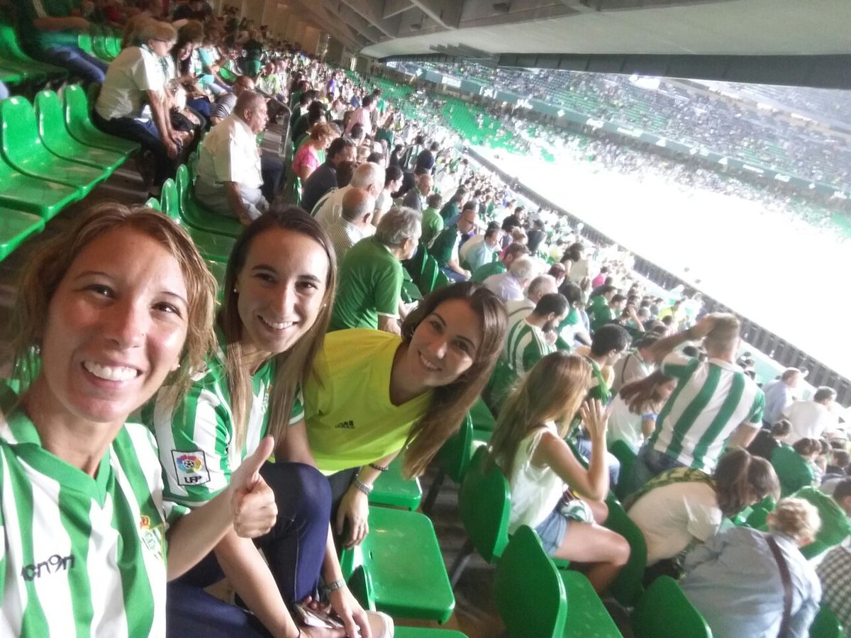 ValdiSweetSmile's tweet photo. #SemanaMujerBetica Vamosssss Betisssss!!! A por todas! 💪 https://t.co/rBcdxZiHfs