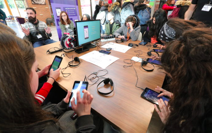 À la découverte des métiers du numérique, à l'occasion de l'édition 2020 de <a href="/NumeriquElles/">Numériqu'Elles Lens</a> au <a href="/LLVallee/">Louvre Lens Vallée</a>✨
#numerique #lagazettenpdc
Plus d'infos sur : bit.ly/2uZ66dC
@Univ_Artois <a href="/hautsdefrance/">Région Hauts-de-France</a>