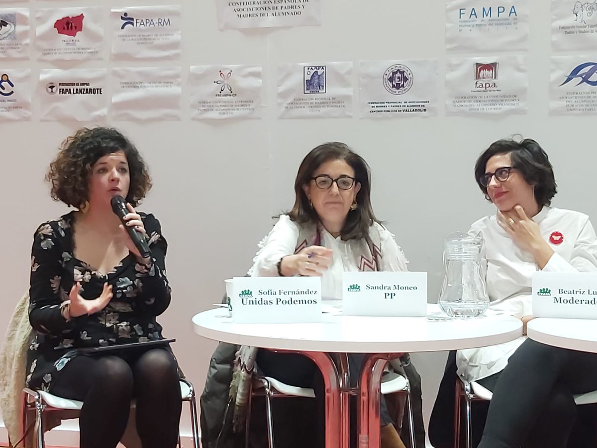 . <a href="/SofCastanon/">Sofía Castañón 💜💛💙</a> (Unidas Podemos): "Hay que dar herramientas a las familias para que puedan participar. La convivencia en los centros escolares y participación democrática son temas que nos tienen que preocupar" #AULA2020