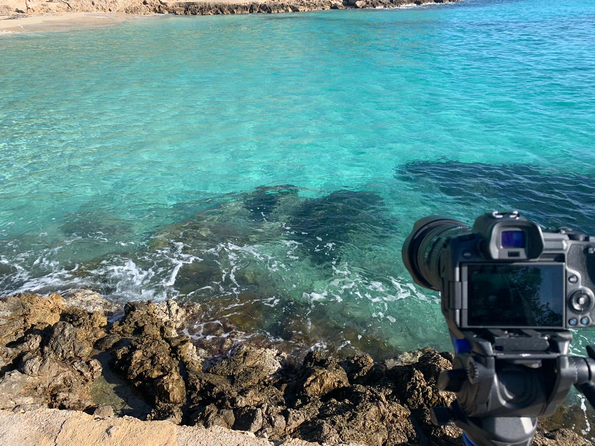 tvbegin's tweet photo. Hoy estamos grabando para 'Espacio Azul', el nuevo programa de @channel_surf, la playa de Illetes en Mallorca 🏖️

¡Es preciosa! ¿Alguna vez has ido? 🌊😍

#Videomarketing #ProduccionAudiovisual #VideosPromocionales #Animacion #3D #Reportajes #Documentales #TVBegin https://t.co/BSwG2bdy23