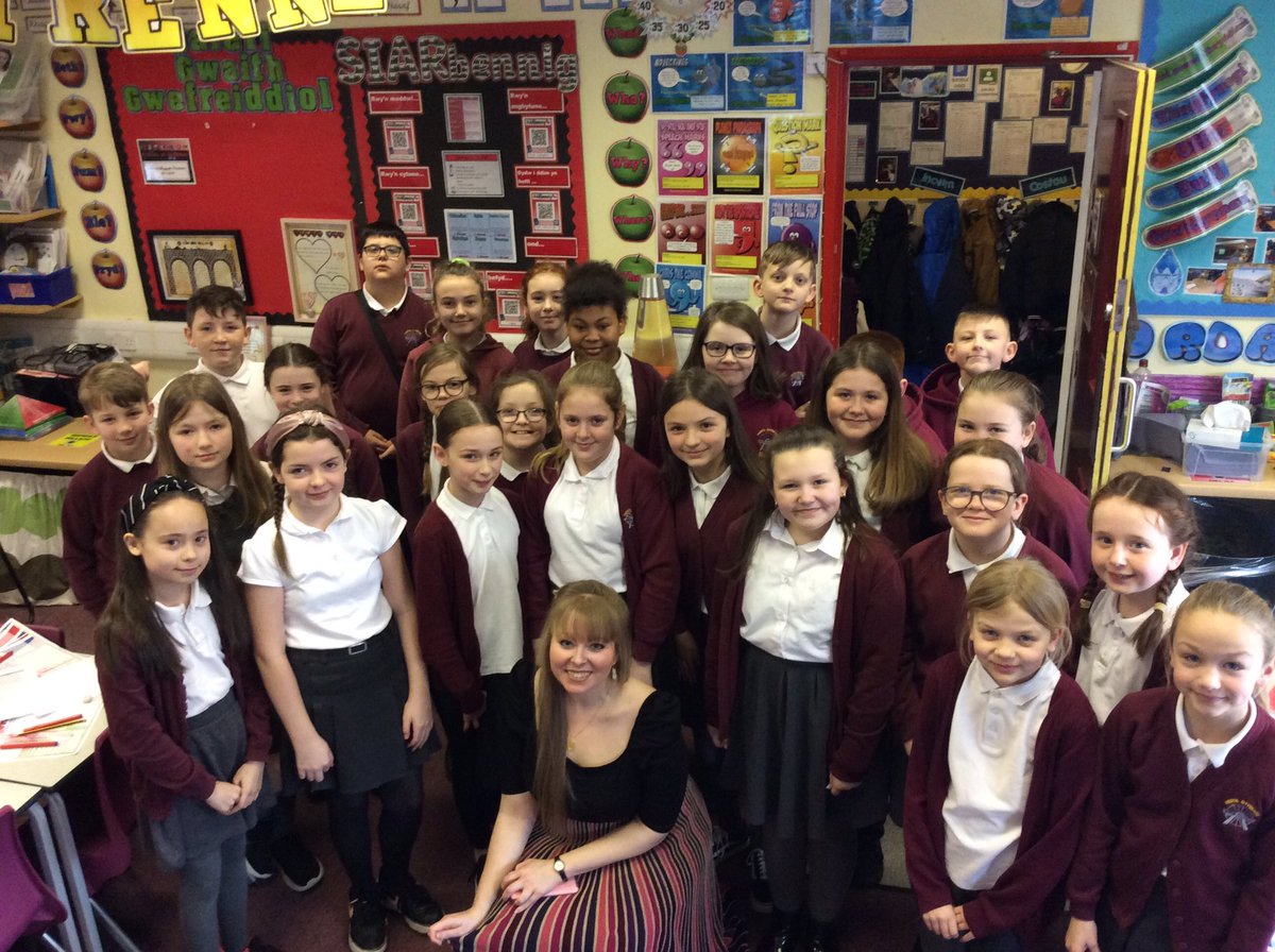 ysgolbroallta's tweet image. Dosbarth y #pwllglo have been busy this week creating their own political parties. A big thank you to @delythjewell @DelythJewellAM #Plaidcymru for helping us plan and write our #manifesto today @sewalesEAS @SerenaSbarc @EAS_Cymraeg