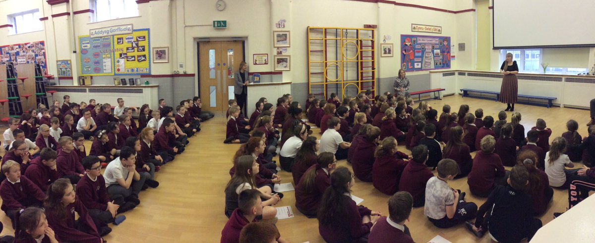 ysgolbroallta's tweet image. Dosbarth y #pwllglo have been busy this week creating their own political parties. A big thank you to @delythjewell @DelythJewellAM #Plaidcymru for helping us plan and write our #manifesto today @sewalesEAS @SerenaSbarc @EAS_Cymraeg