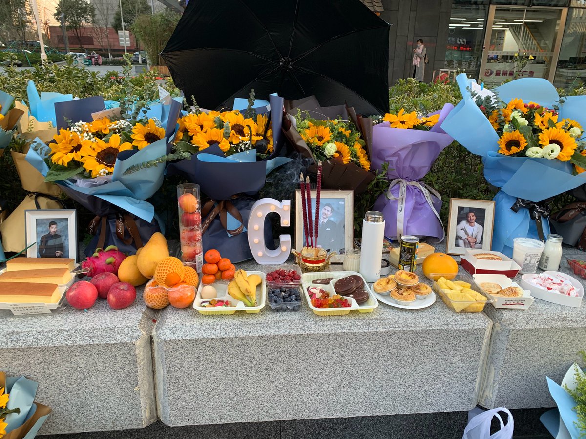 GodfreyGao_AU's tweet photo. Today is the 100th day since G's passing and fans in China paid their tributes. ❤���🙏

📷: as tagged from Weibo https://t.co/mW8YOEOEqh