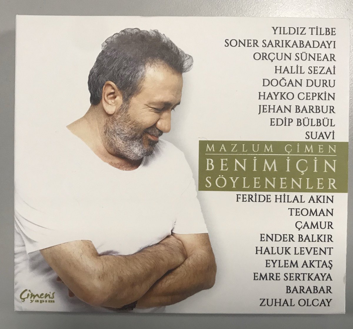 Birbirinden değerli 18 sanatçı, canım ağabeyim <a href="/MazlumCimen/">Mazlum Çimen</a> ‘in şarkılarını söyledi. Harikulade bir albüm. Mazlum abiyi ve sanatçıları arşivlik eser için kutluyorum.