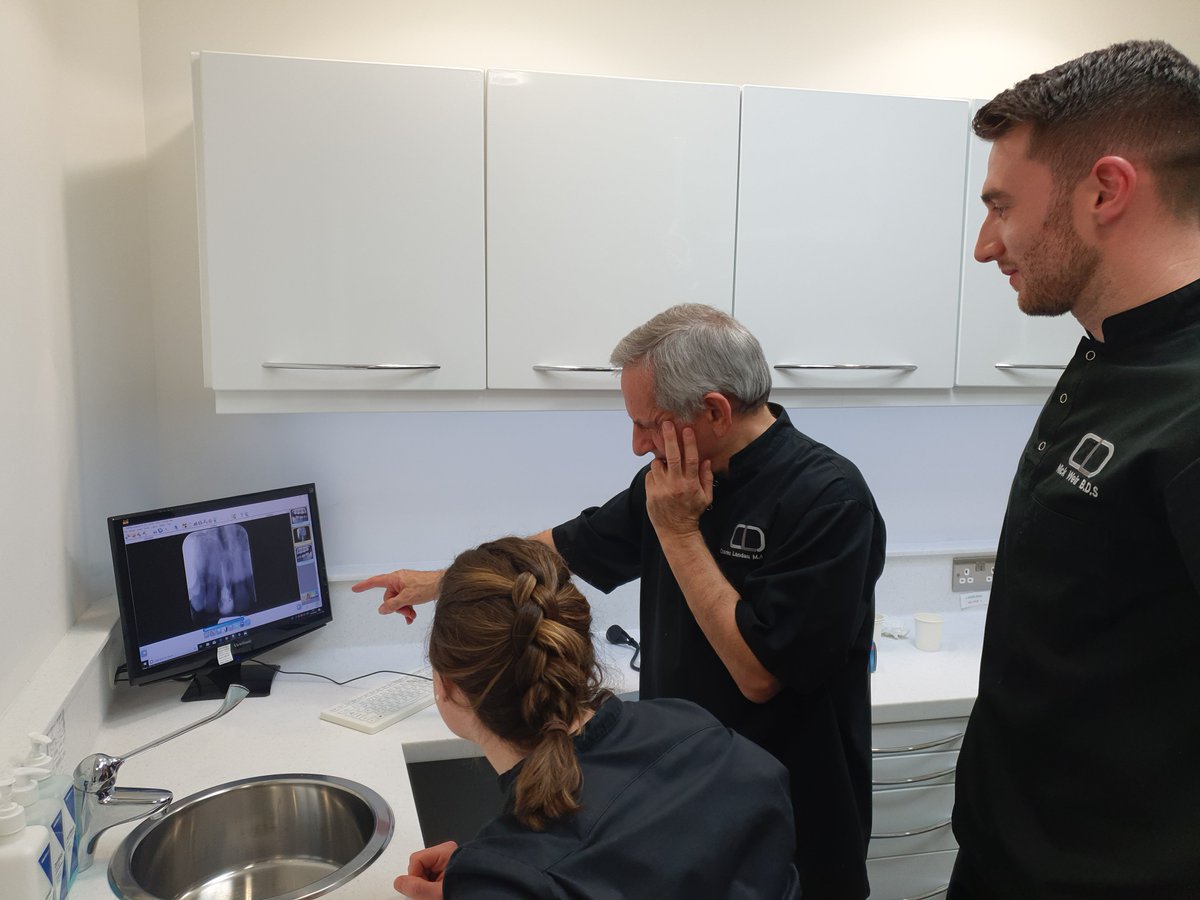 landaudentistry's tweet photo. This months clinicians meeting @landaudentistry  where four heads are better than one. Sharing good practice and new techniques from the latest courses. Continuing Professional Development at it's best. https://t.co/MYGIhOw3MU