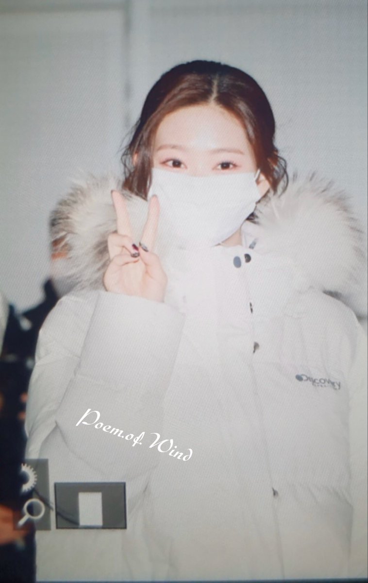 Poem_of_Wind's tweet photo. 200305 엠카 프리뷰
#아이즈원 #izone #민주 #MinJoo #김민주 #キムミンジュ #ミンジュ @official_izone https://t.co/VEJZssEzF1