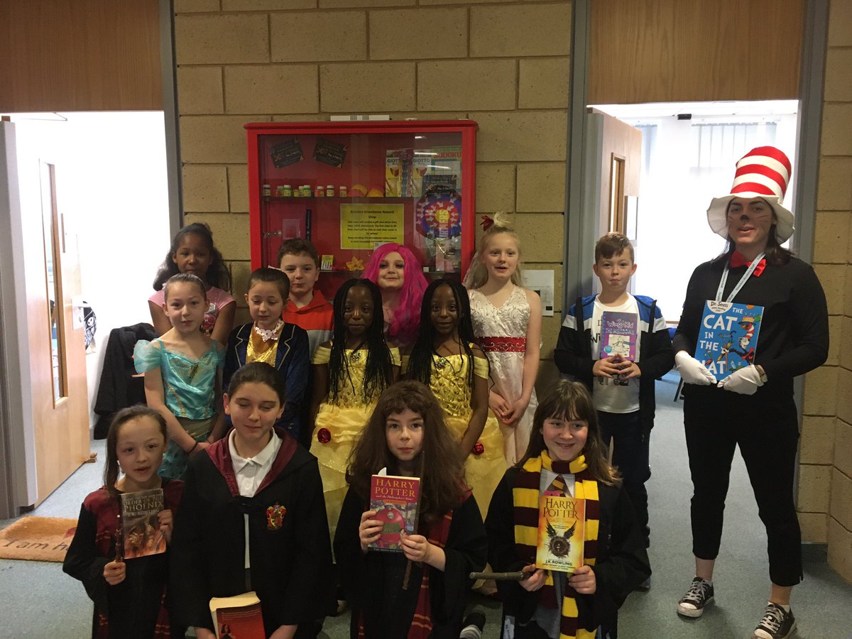RainbirdPrimary's tweet photo. Year 5 and Year 6 have done a fabulous job with their outfits! #WorldBookDay #bigcharacters #keystage2readers #loveofreading https://t.co/6TsOSePkcb