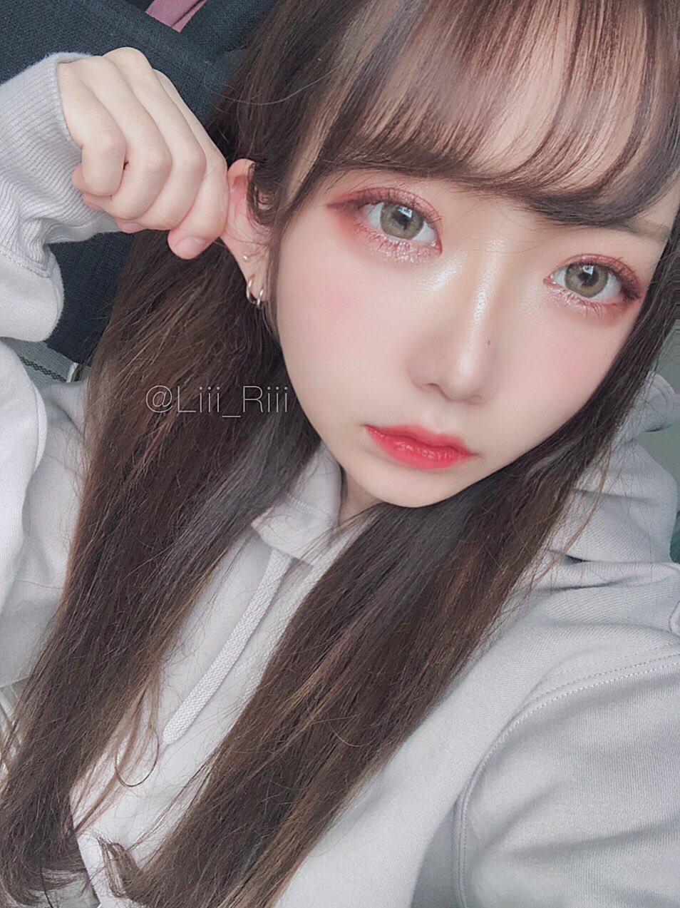 Liii 絵とコスメの人 ベルアのキャンナチュールっていうカラコン 可愛い系のメイクにもかっこいい系のメイクにも合うし裸眼真っ黒な私でもめちゃくちゃ発色いいから推せる 発色よくて盛りたい人はぜひ 超おすすめ T Co Mjcjr98bnn Twitter